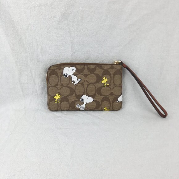 Coach X Peanuts Corner Zip Wristlet Wallet With Snoopy & Woodstock - Picture 6 of 11